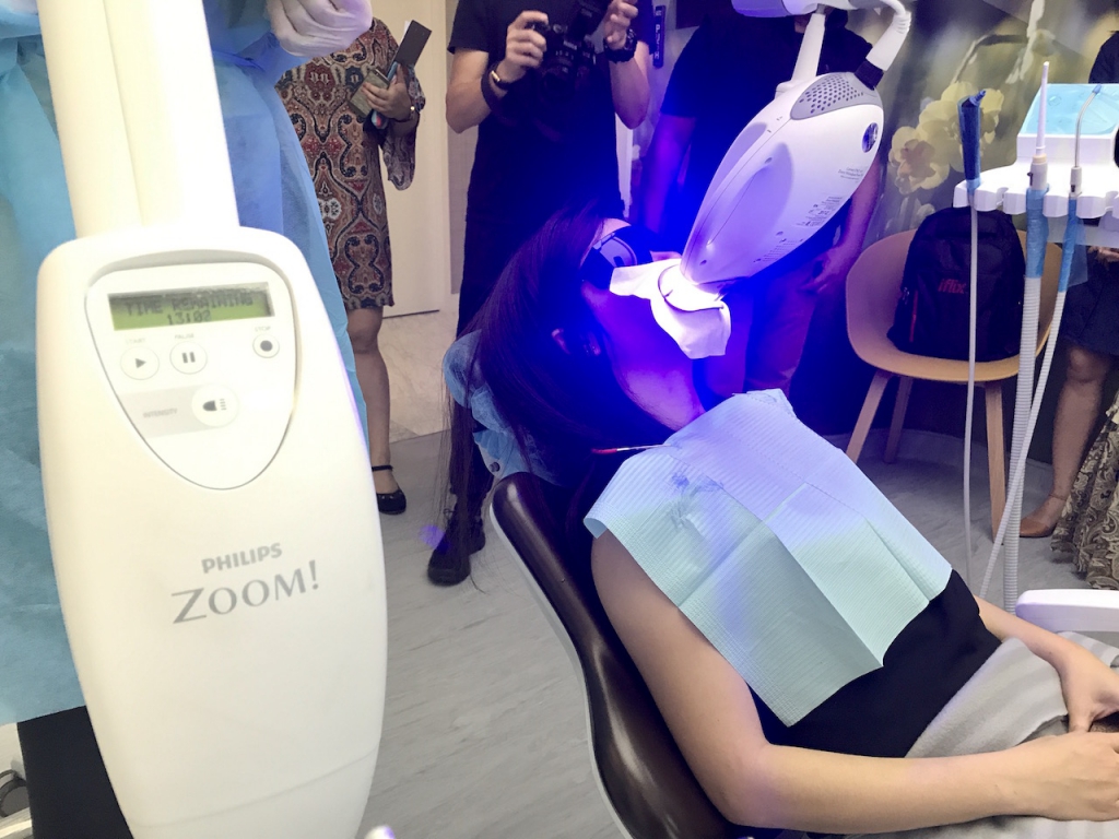 Brighten Your Smile with Professional Philips Zoom! Whitening Solution