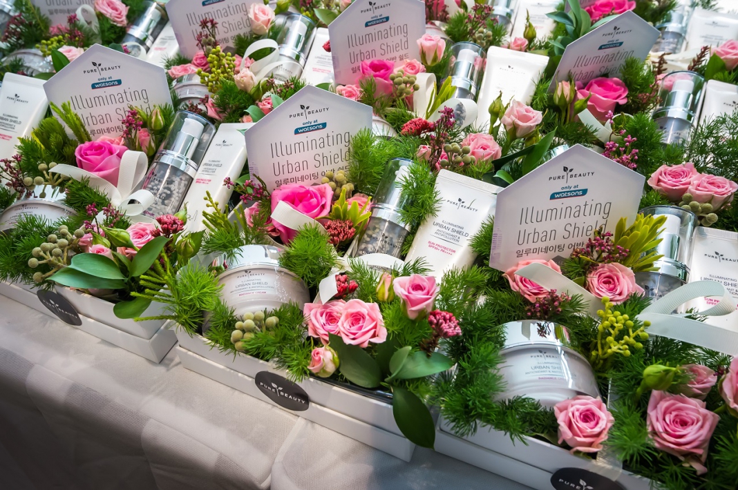 pure beauty illuminating urban shield radiance cream