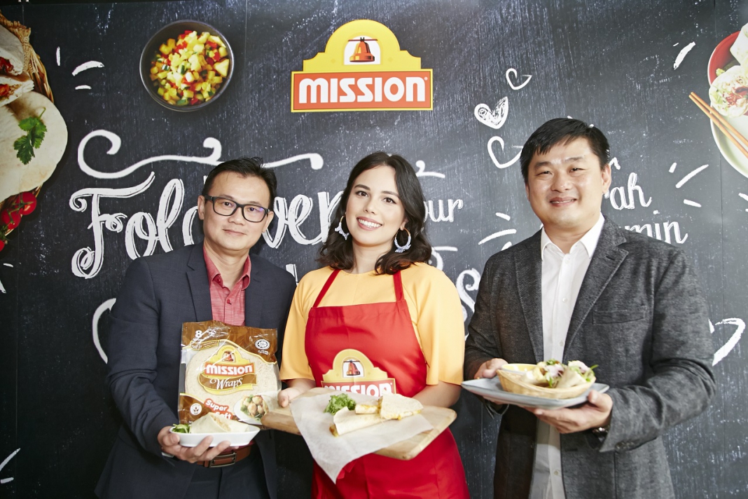 Scenes Celebrity Chef, Sarah Benjamin Teaches How To 'Foldover Your