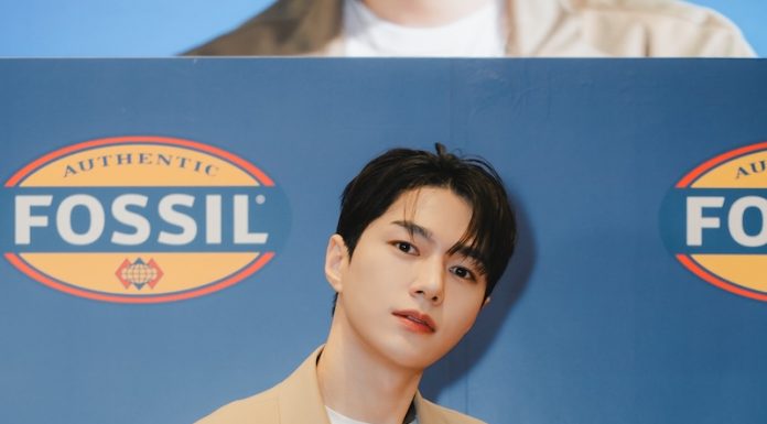 Fossil Celebrates Summer Collection Launch with Kim Myung Soo (L) at IOI City Mall