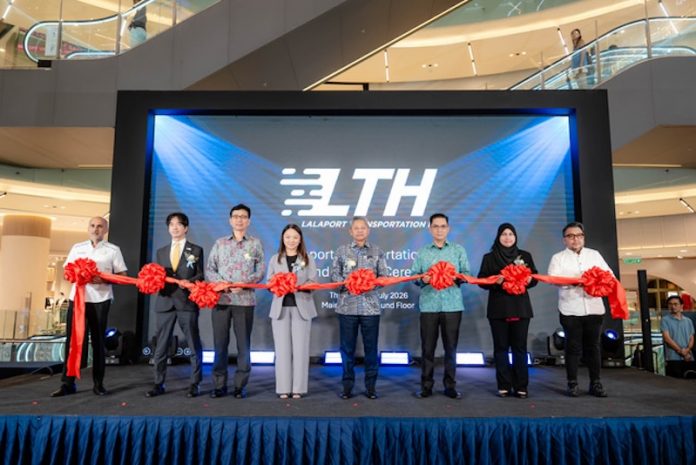LaLaport Transportation Hub Official Launch_GOH YB Hannah Yeoh officiates the launch
