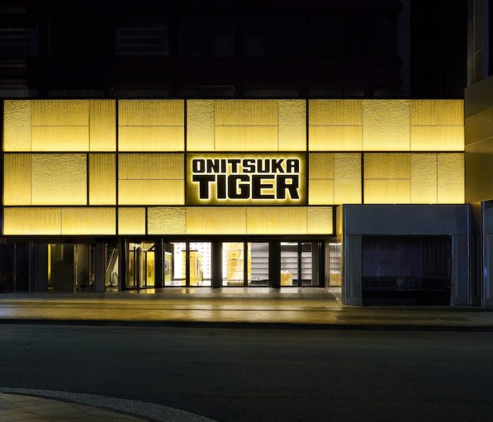 facade_onitsukatiger_shinjuku